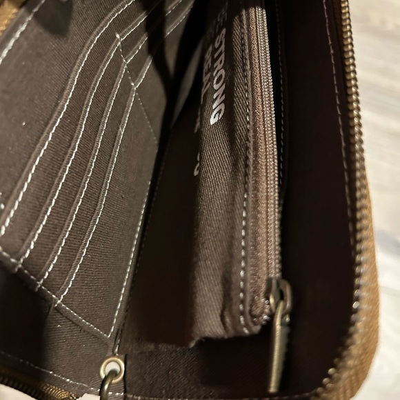 STS Ranchwear Bentley Flaxen Roam Metallic Leather Wristlet Wallet - Picture 7 of 11